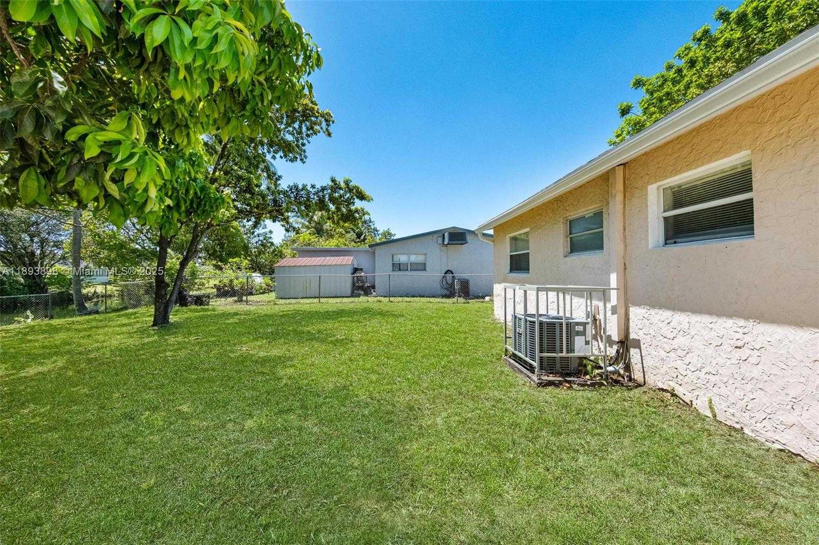 Small Image of 1560 NORTH WEST SUNSET STRIP, Sunrise Number 29