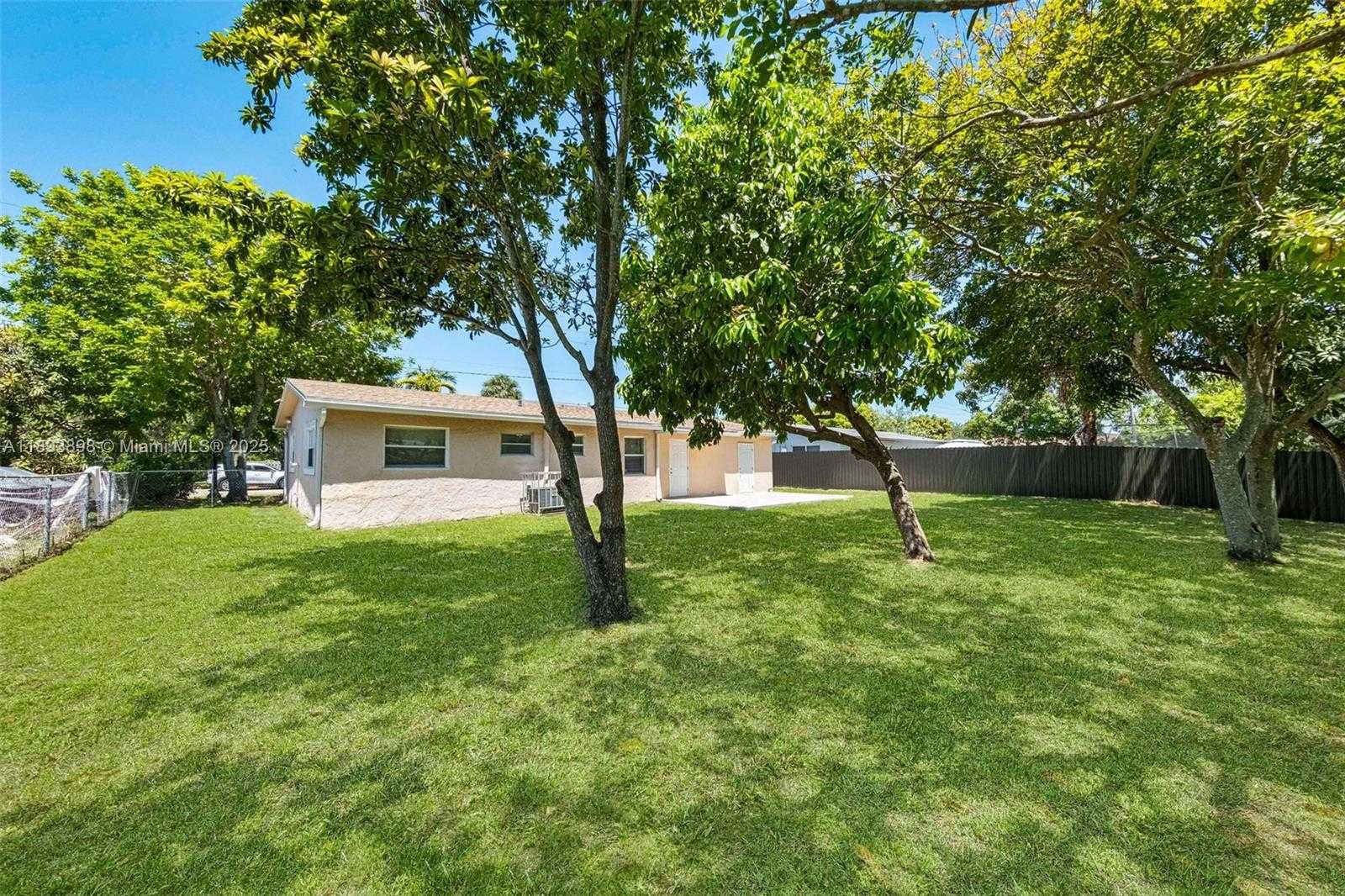 Small Image of 1560 NORTH WEST SUNSET STRIP, Sunrise Number 31