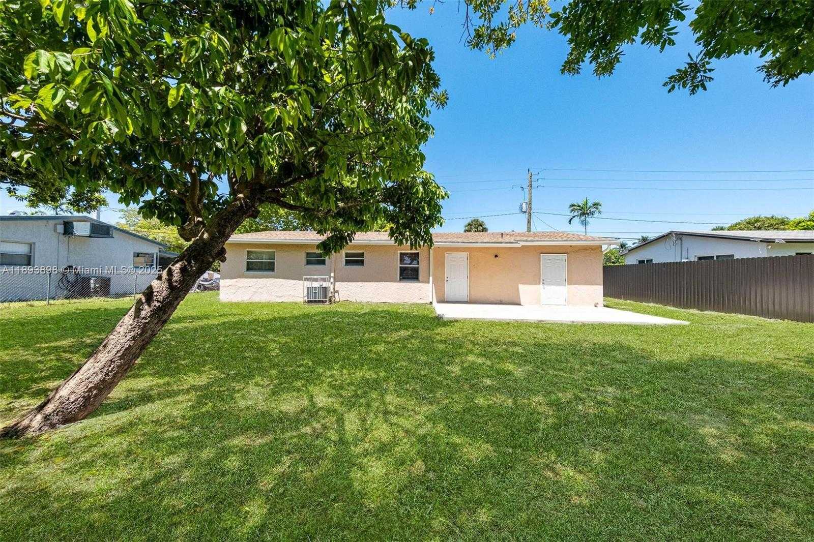 Small Image of 1560 NORTH WEST SUNSET STRIP, Sunrise Number 36