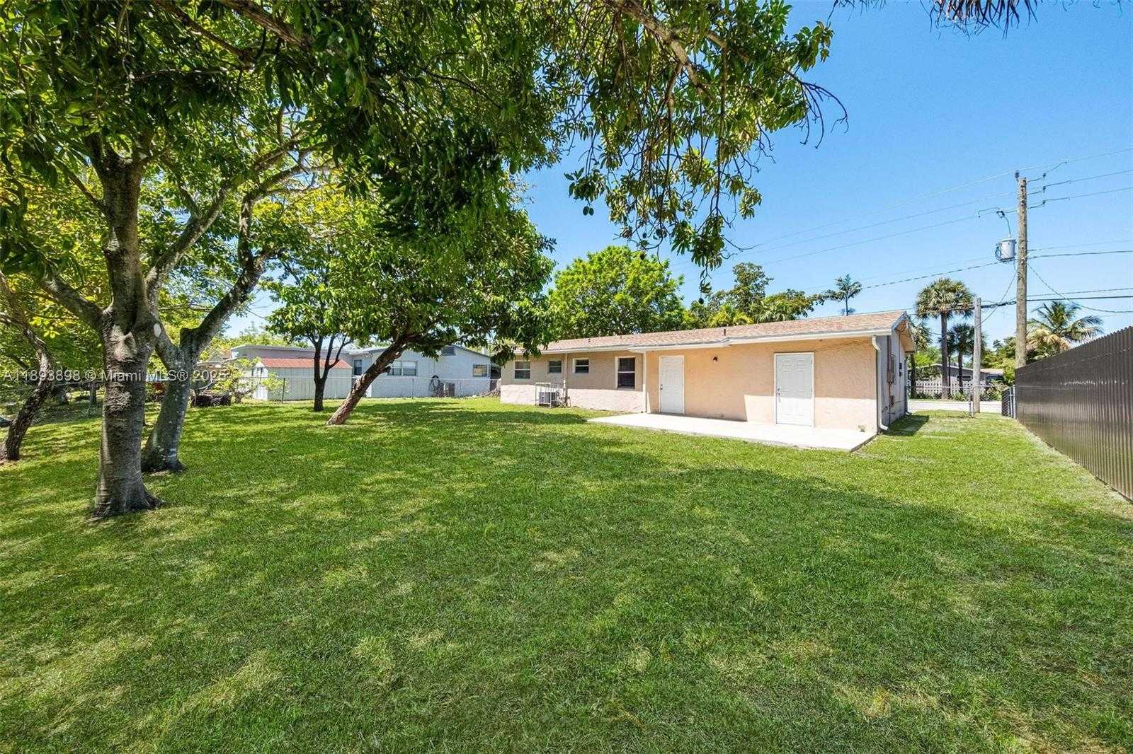 Small Image of 1560 NORTH WEST SUNSET STRIP, Sunrise Number 37
