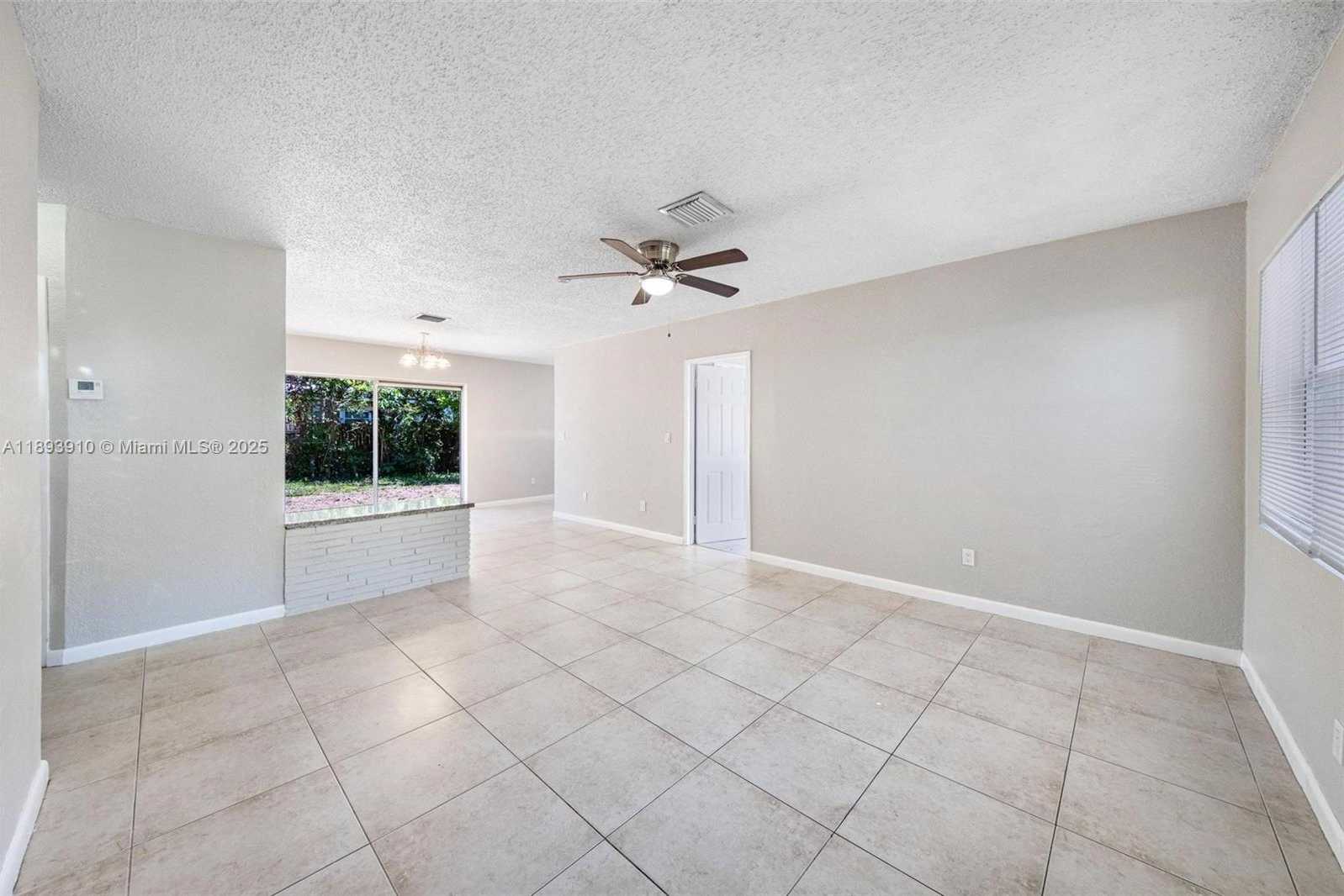 Small Image of 6442 OAK ST, Hollywood Number 13