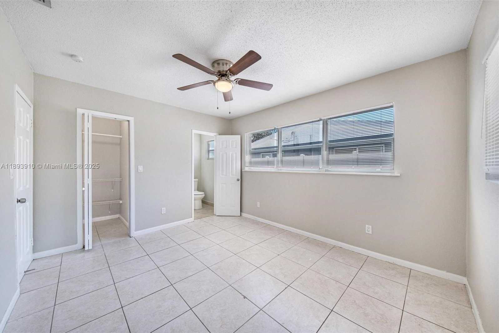 Small Image of 6442 OAK ST, Hollywood Number 14