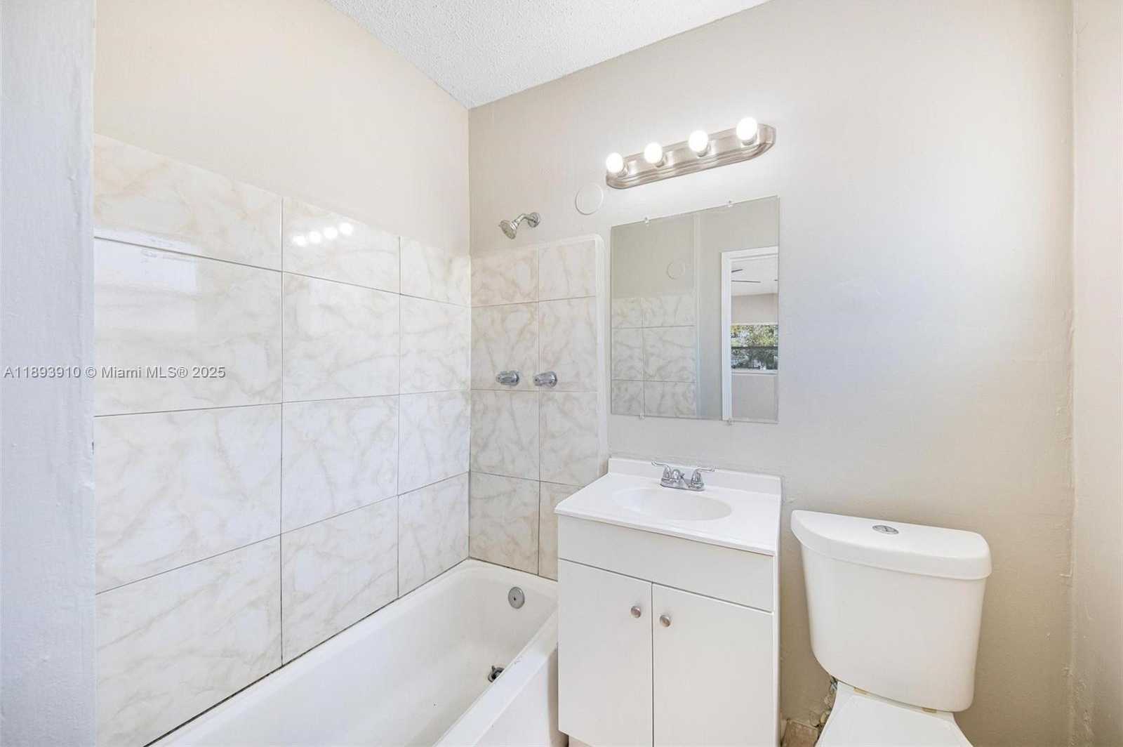 Small Image of 6442 OAK ST, Hollywood Number 17