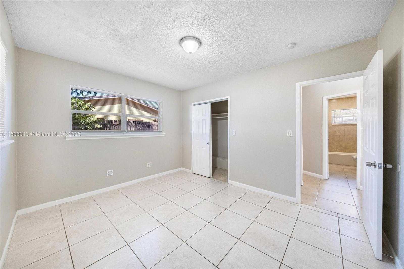 Small Image of 6442 OAK ST, Hollywood Number 18