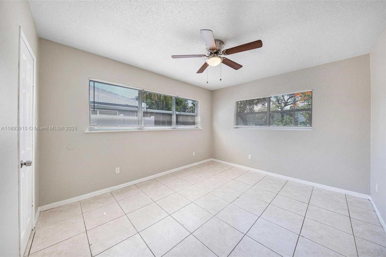 Small Image of 6442 OAK ST, Hollywood Number 21