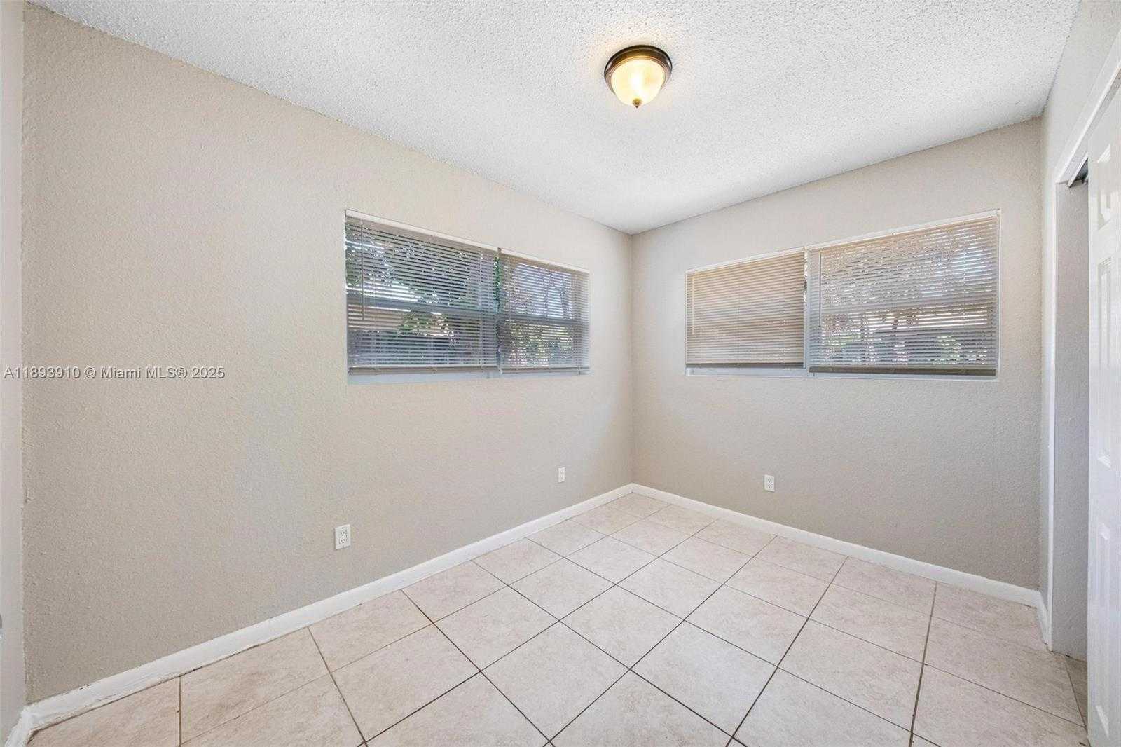 Small Image of 6442 OAK ST, Hollywood Number 27