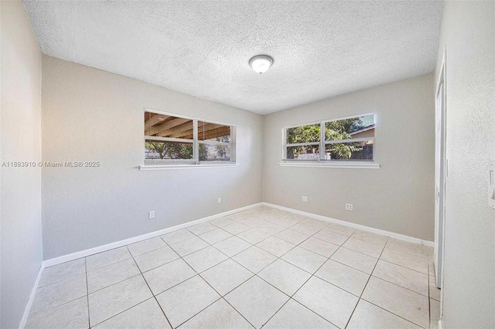 Small Image of 6442 OAK ST, Hollywood Number 28