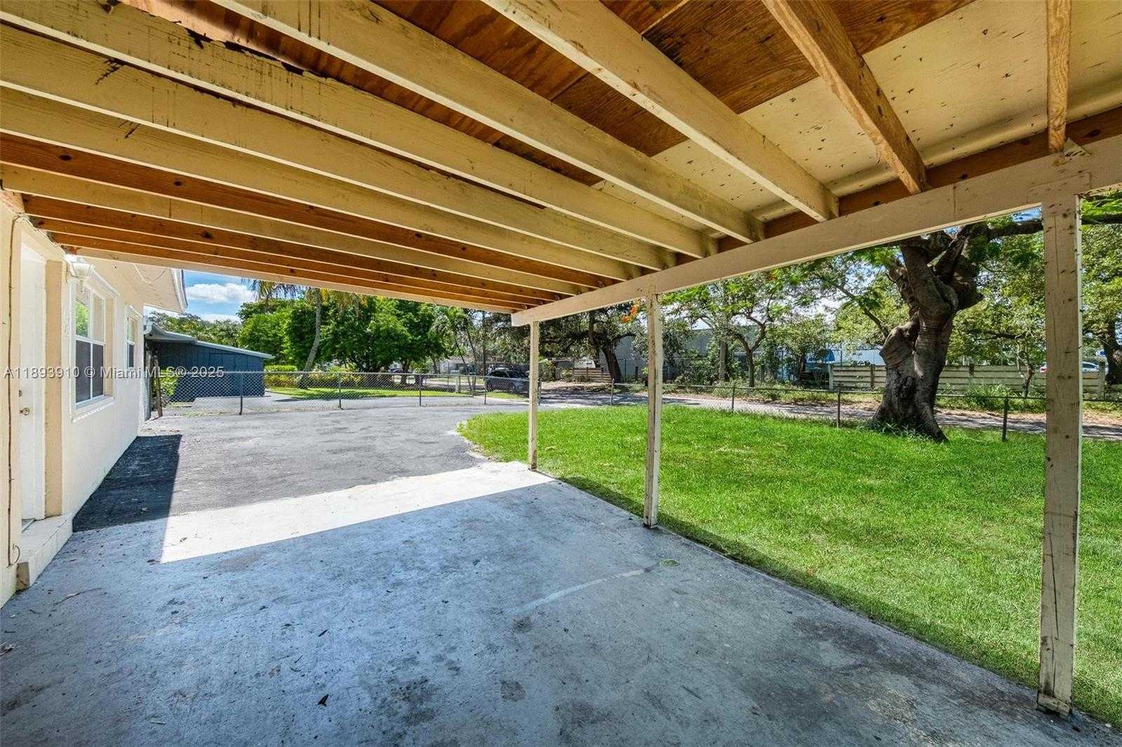 Small Image of 6442 OAK ST, Hollywood Number 33
