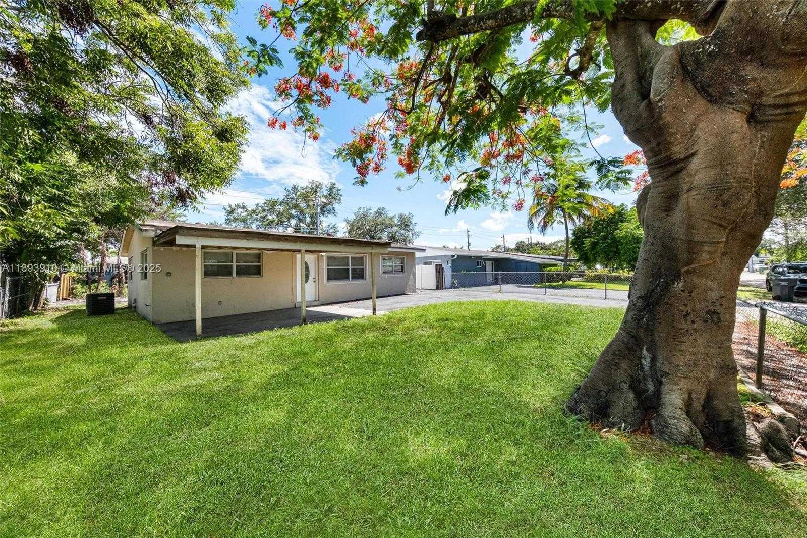 Small Image of 6442 OAK ST, Hollywood Number 36