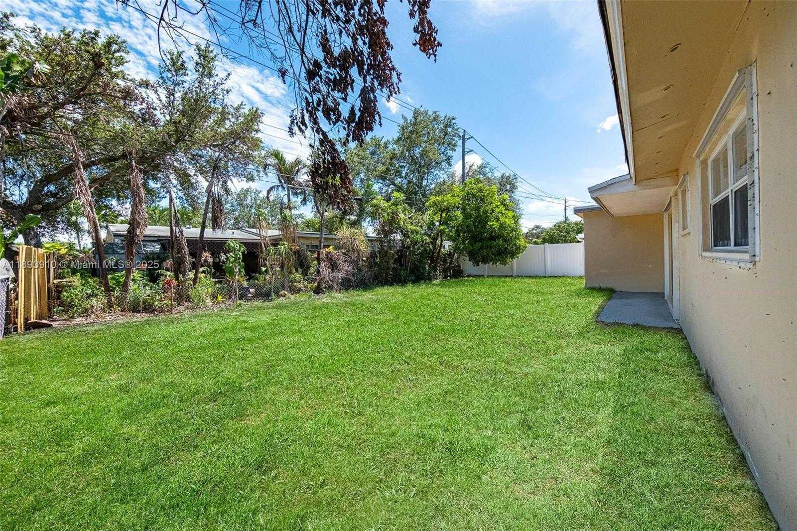 Small Image of 6442 OAK ST, Hollywood Number 38