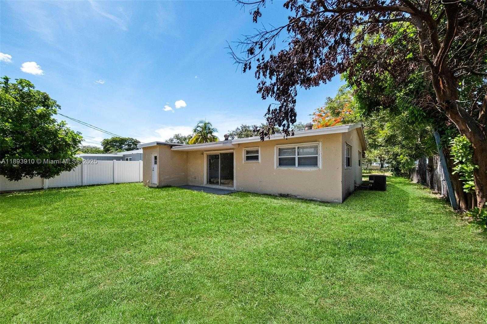 Small Image of 6442 OAK ST, Hollywood Number 40