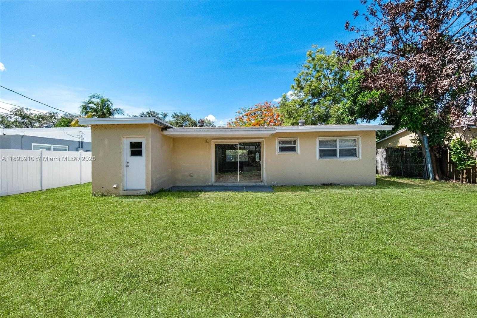 Small Image of 6442 OAK ST, Hollywood Number 41