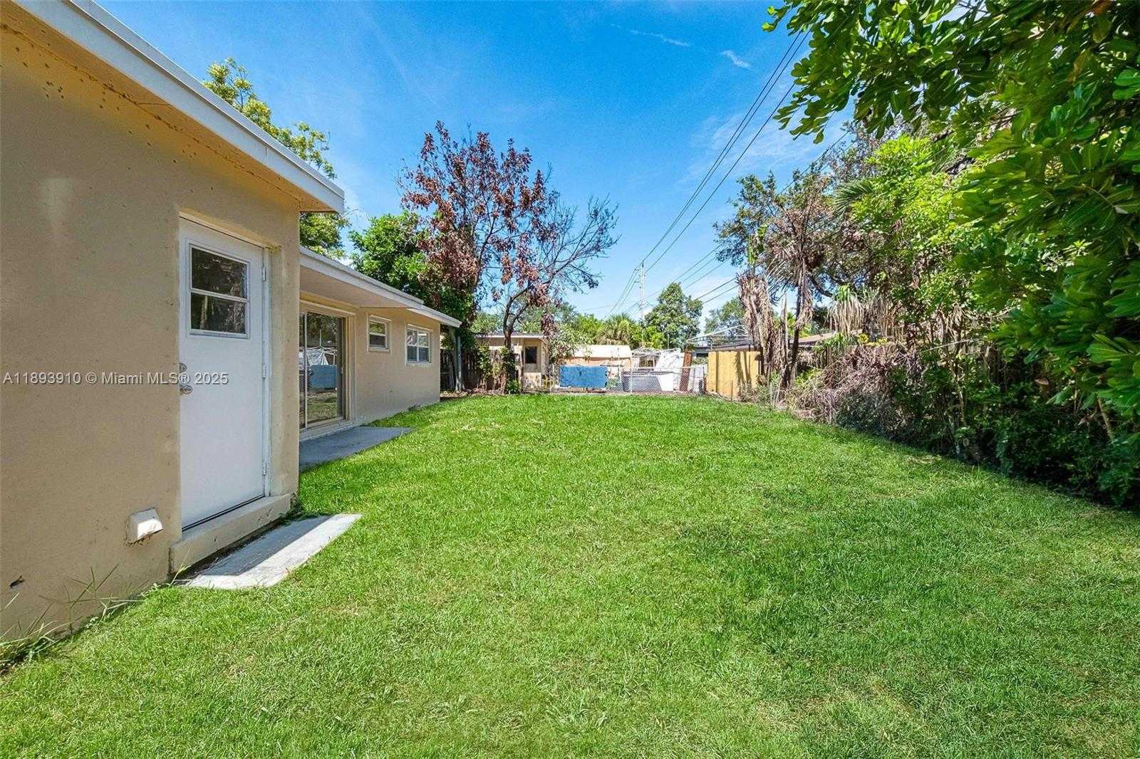 Small Image of 6442 OAK ST, Hollywood Number 45