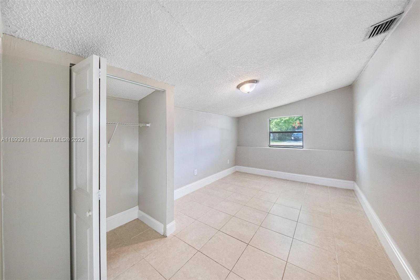 Small Image of 5736 SIMMS ST, Hollywood Number 13