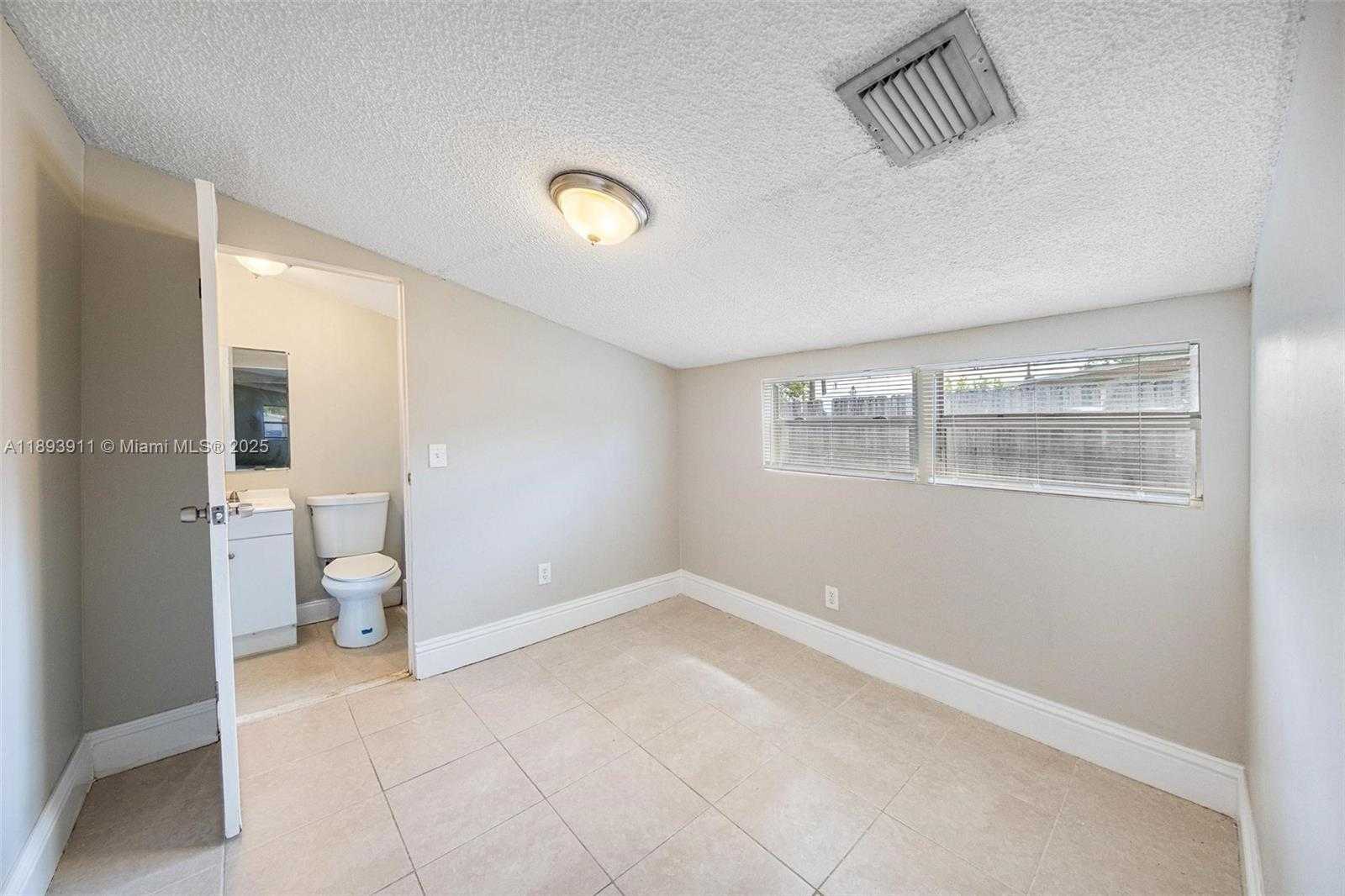 Small Image of 5736 SIMMS ST, Hollywood Number 14