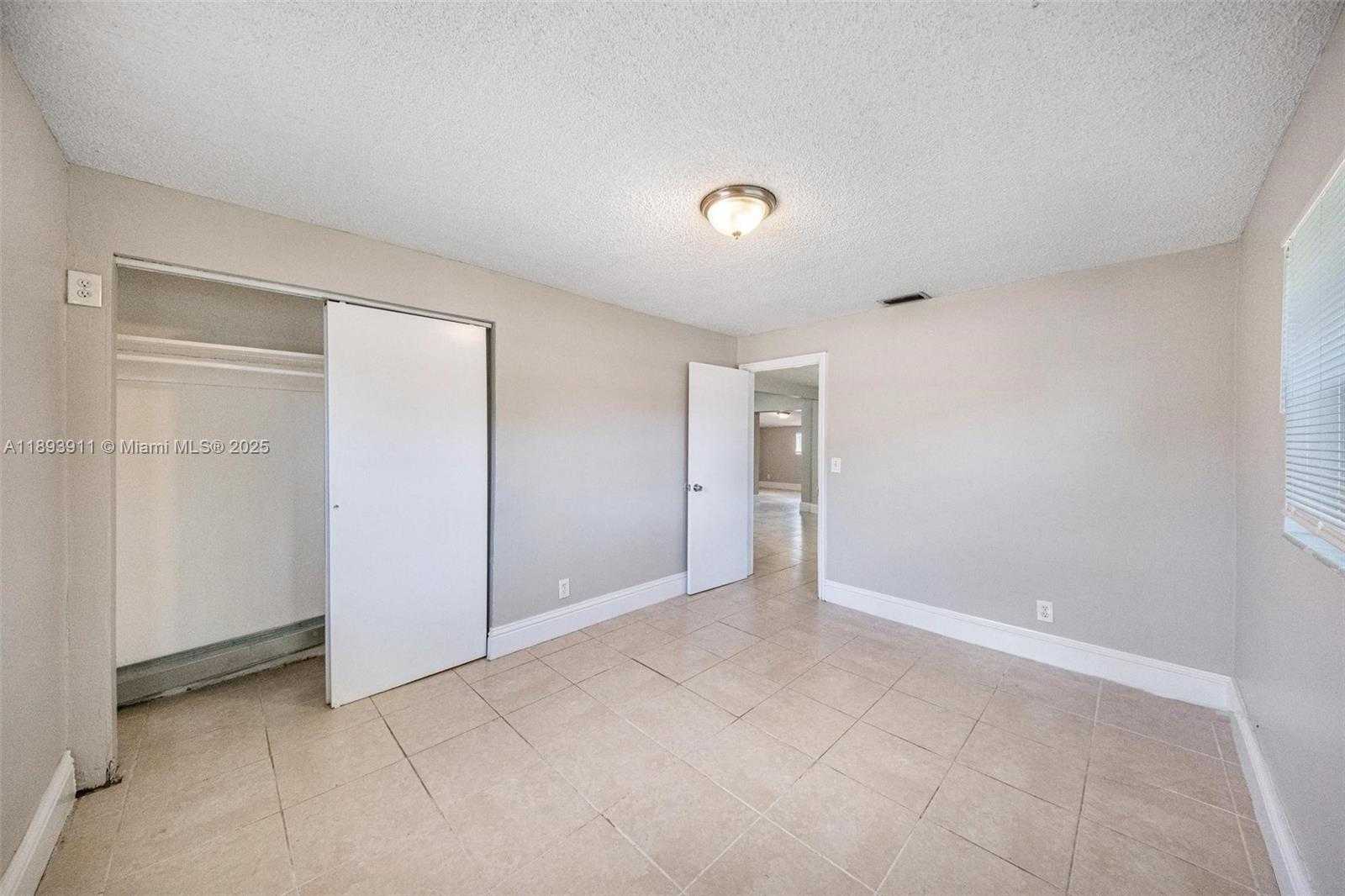 Small Image of 5736 SIMMS ST, Hollywood Number 16