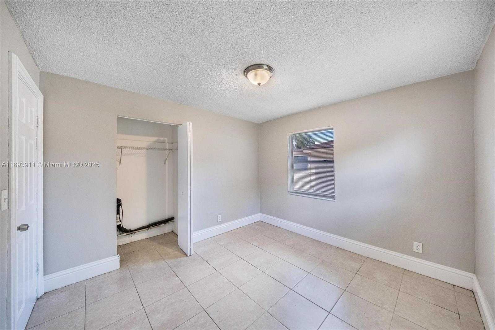 Small Image of 5736 SIMMS ST, Hollywood Number 17