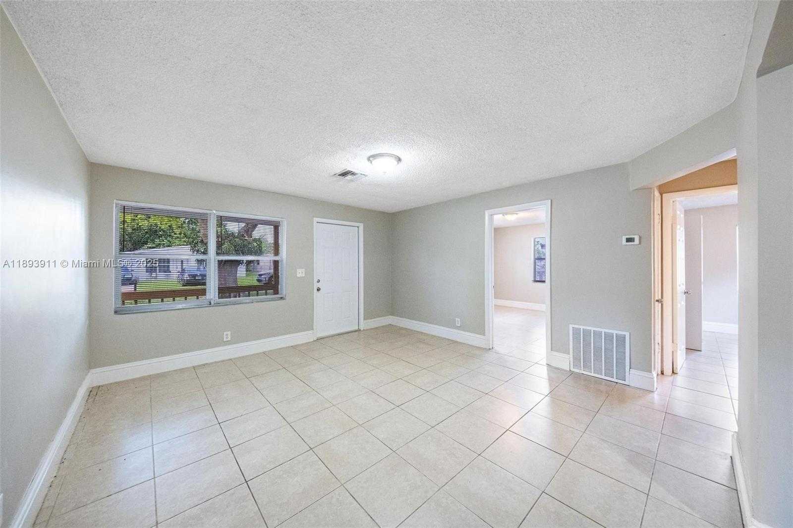 Small Image of 5736 SIMMS ST, Hollywood Number 18