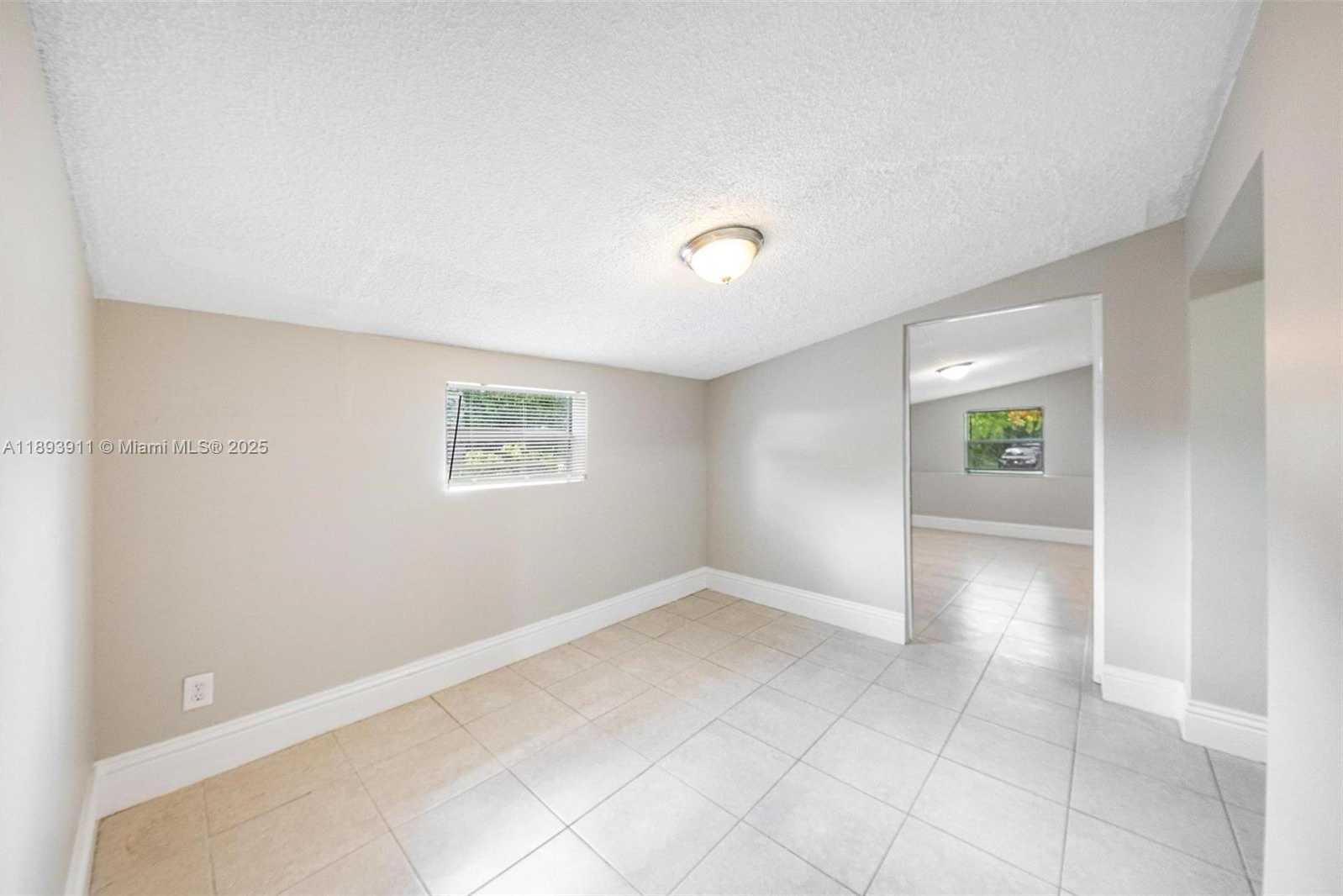 Small Image of 5736 SIMMS ST, Hollywood Number 24