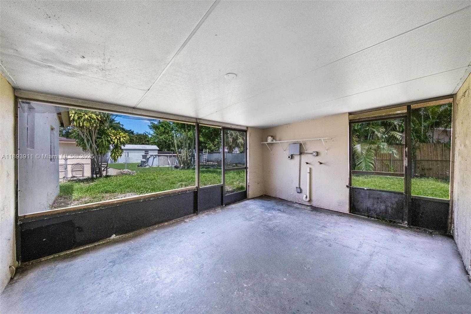 Small Image of 5736 SIMMS ST, Hollywood Number 25