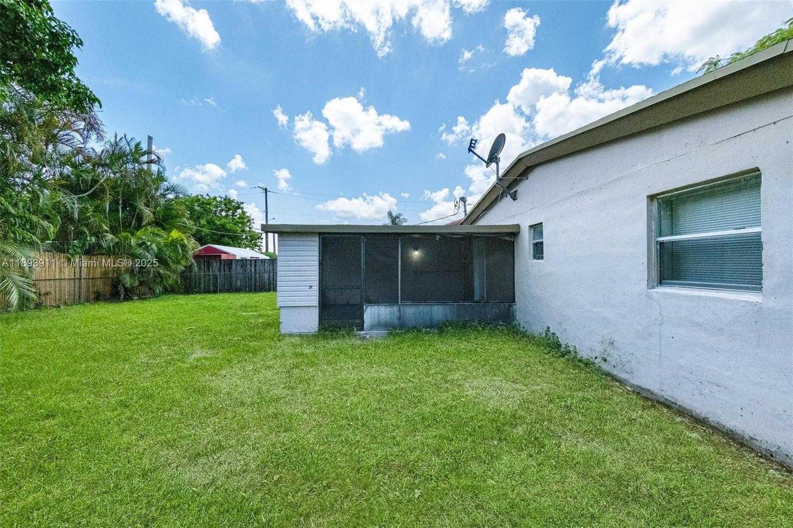 Small Image of 5736 SIMMS ST, Hollywood Number 33