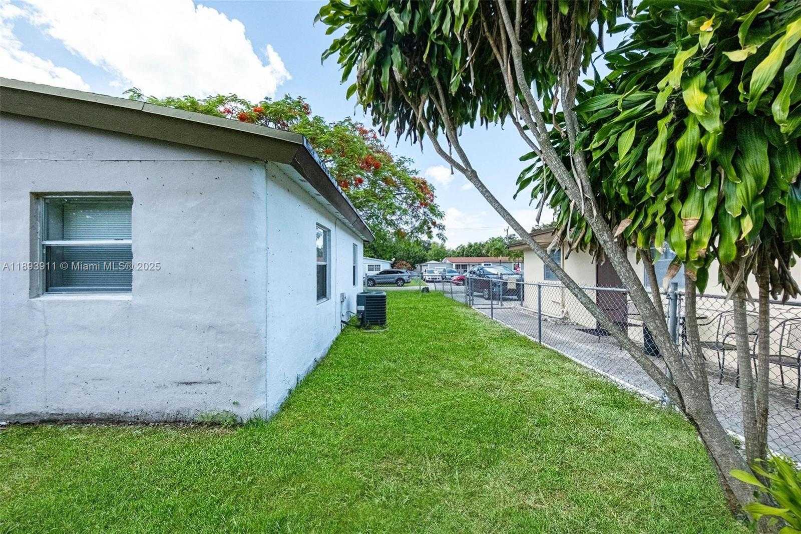 Small Image of 5736 SIMMS ST, Hollywood Number 34