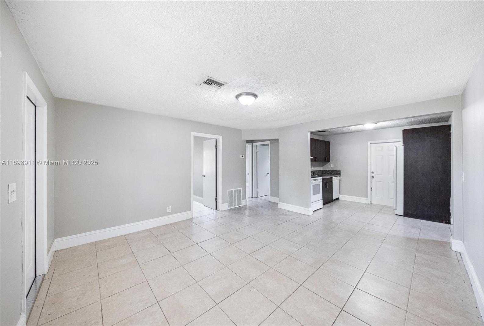 Small Image of 5736 SIMMS ST, Hollywood Number 9