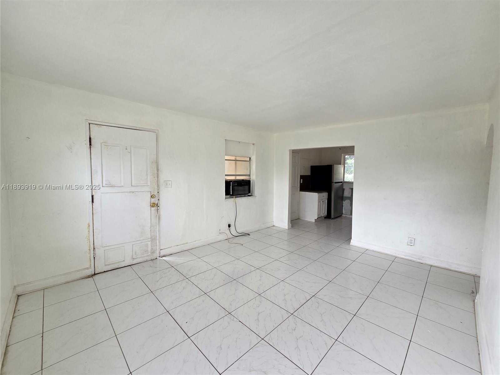 Small Image of 2135 PLUNKETT CT, Hollywood Number 4