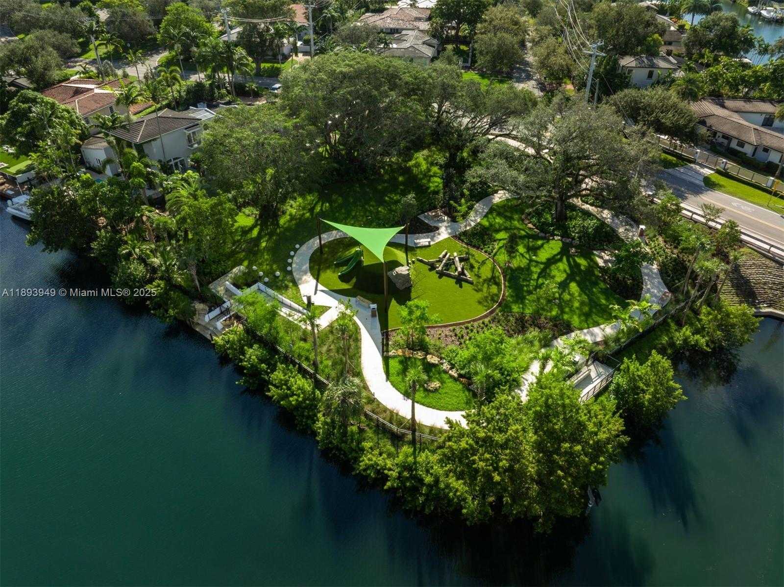 Small Image of 755 BLUE RD, Coral Gables Number 12