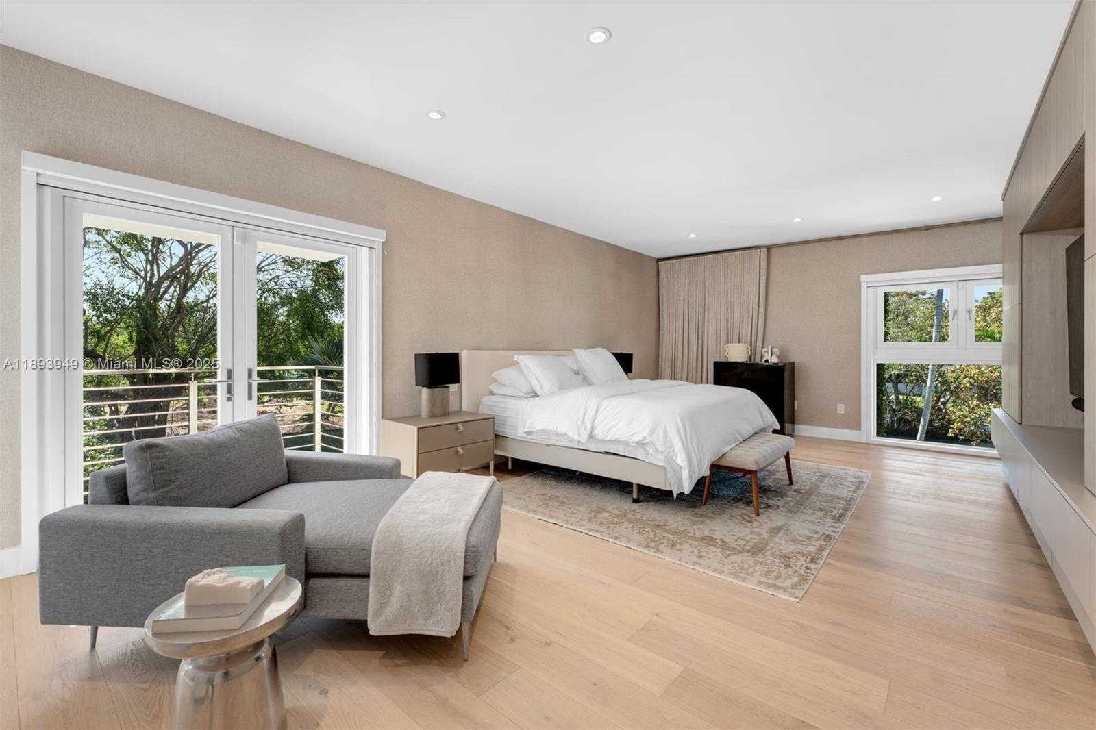 Small Image of 755 BLUE RD, Coral Gables Number 19