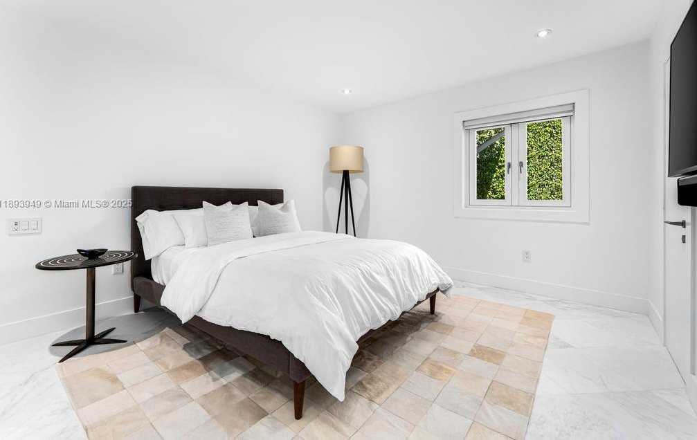 Small Image of 755 BLUE RD, Coral Gables Number 23