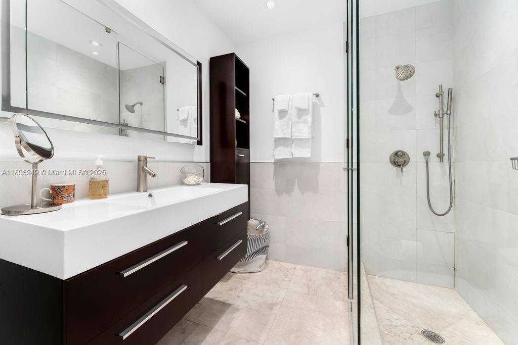 Small Image of 755 BLUE RD, Coral Gables Number 24
