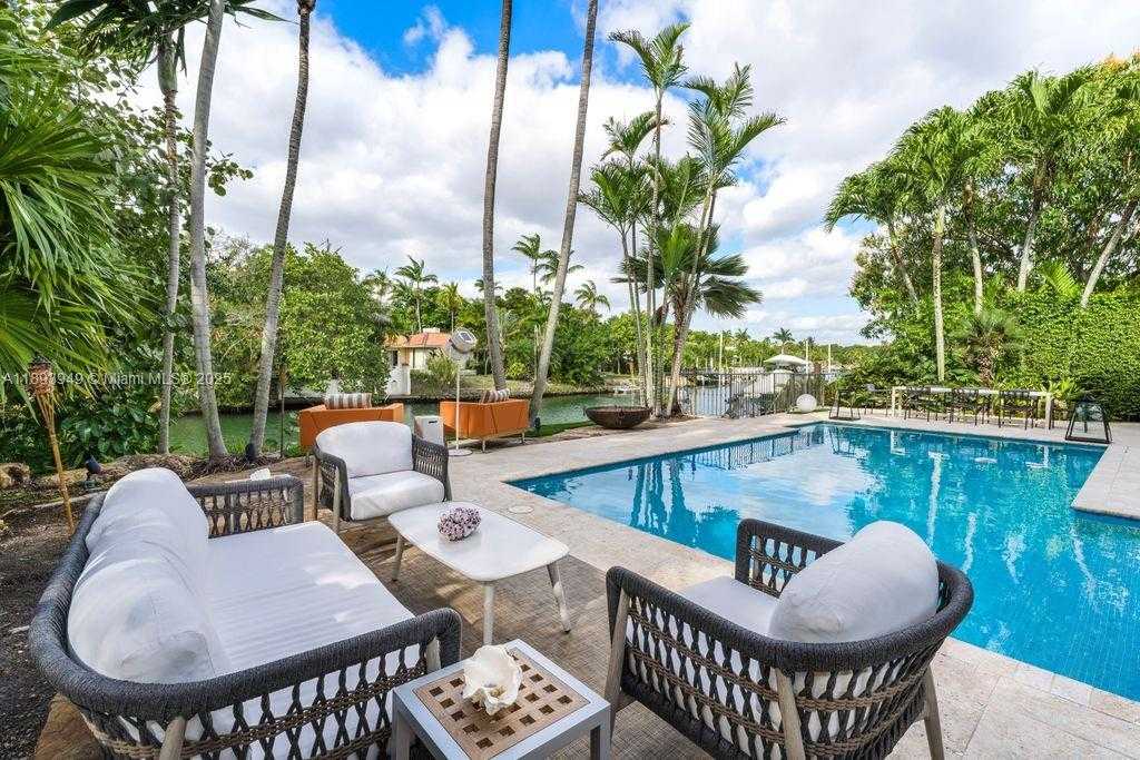 Small Image of 755 BLUE RD, Coral Gables Number 27