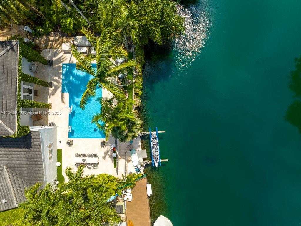 Small Image of 755 BLUE RD, Coral Gables Number 29