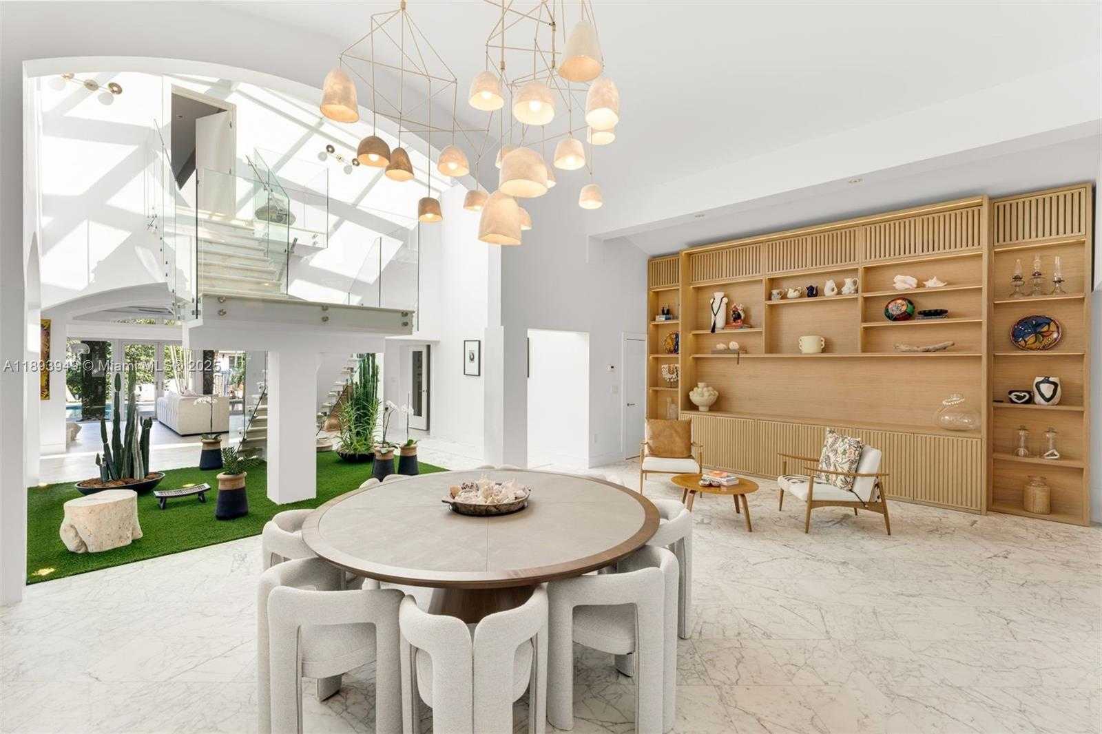 Small Image of 755 BLUE RD, Coral Gables Number 4