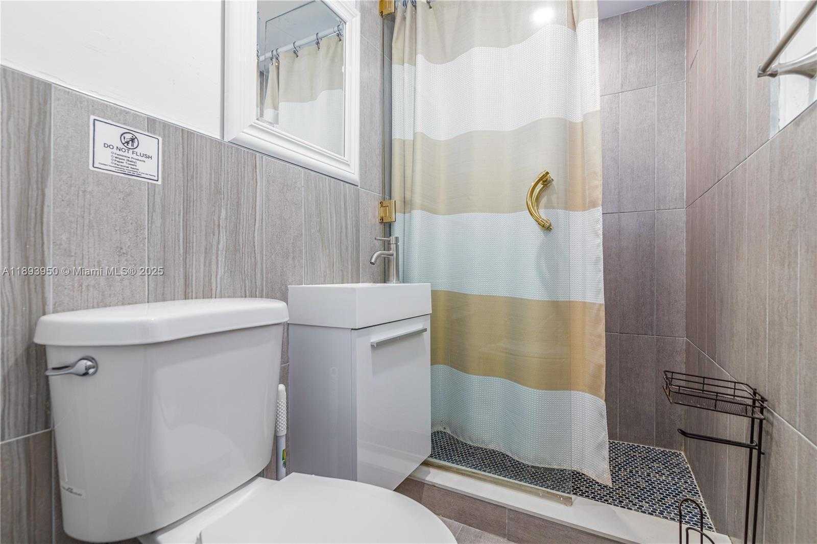 Small Image of 2718 ADAMS ST, Hollywood Number 18