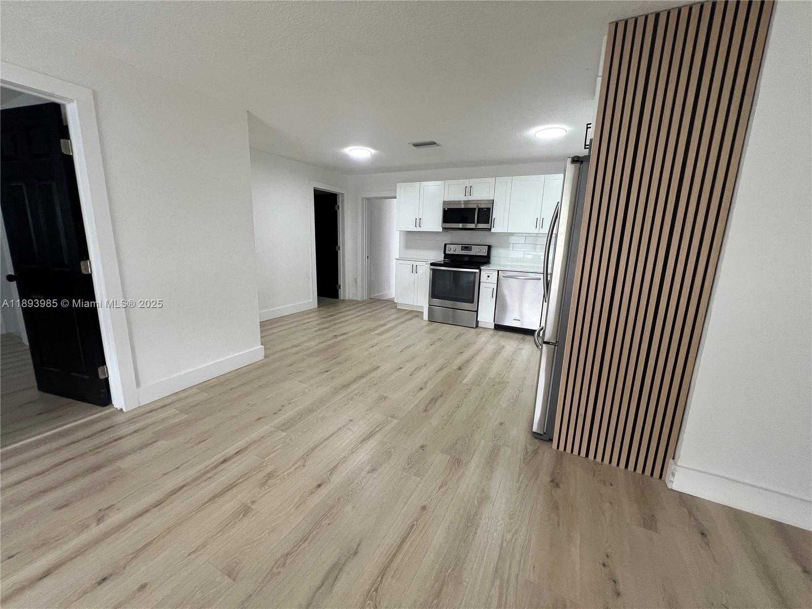 Small Image of 18011 NORTH WEST 23RD AVE, Miami Gardens Number 22