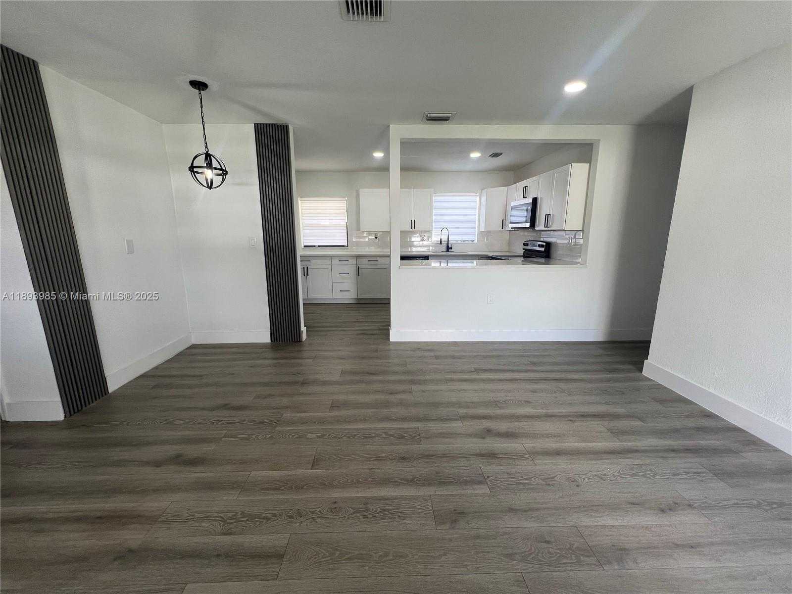 Small Image of 18011 NORTH WEST 23RD AVE, Miami Gardens Number 5