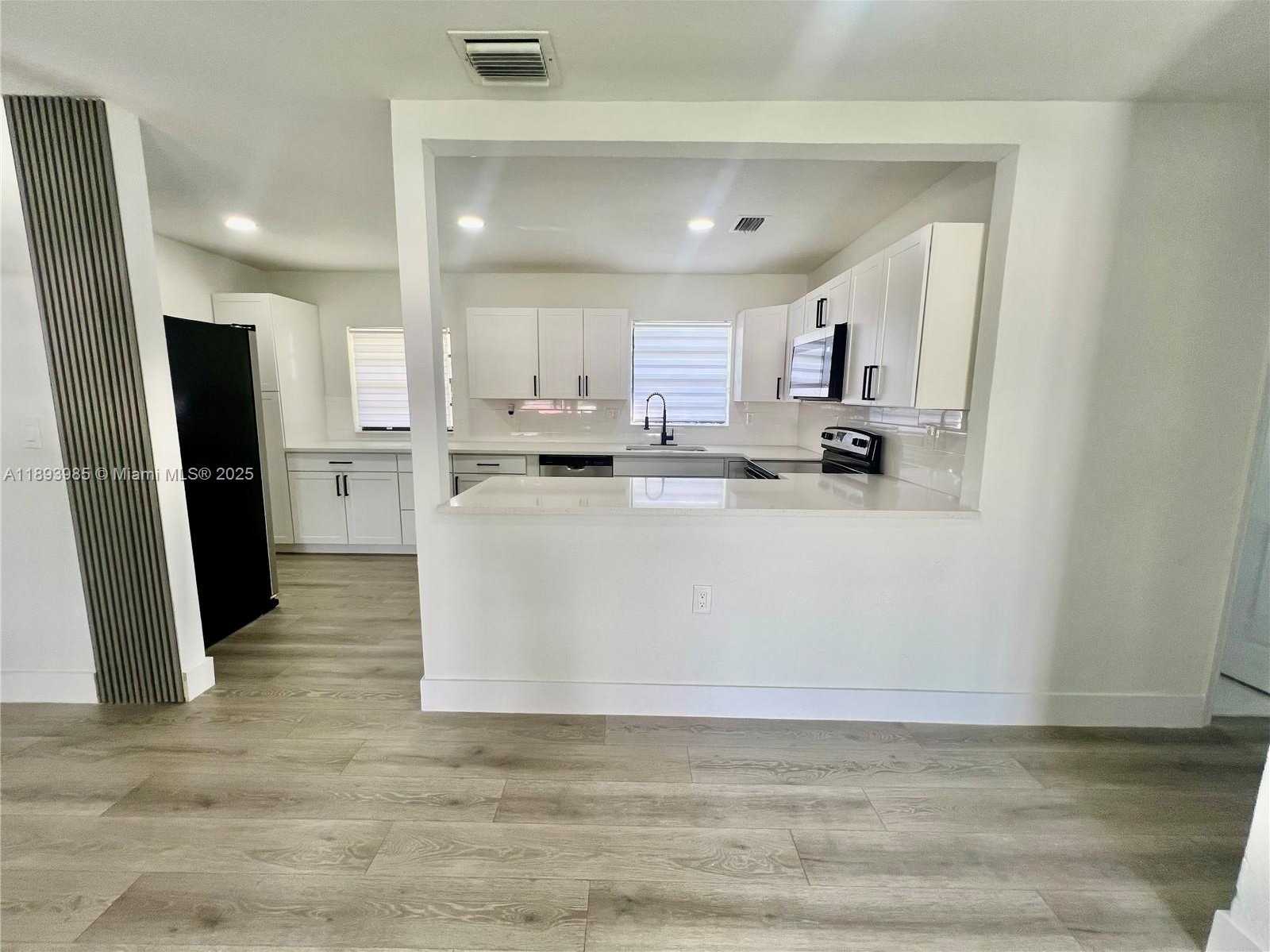 Small Image of 18011 NORTH WEST 23RD AVE, Miami Gardens Number 7