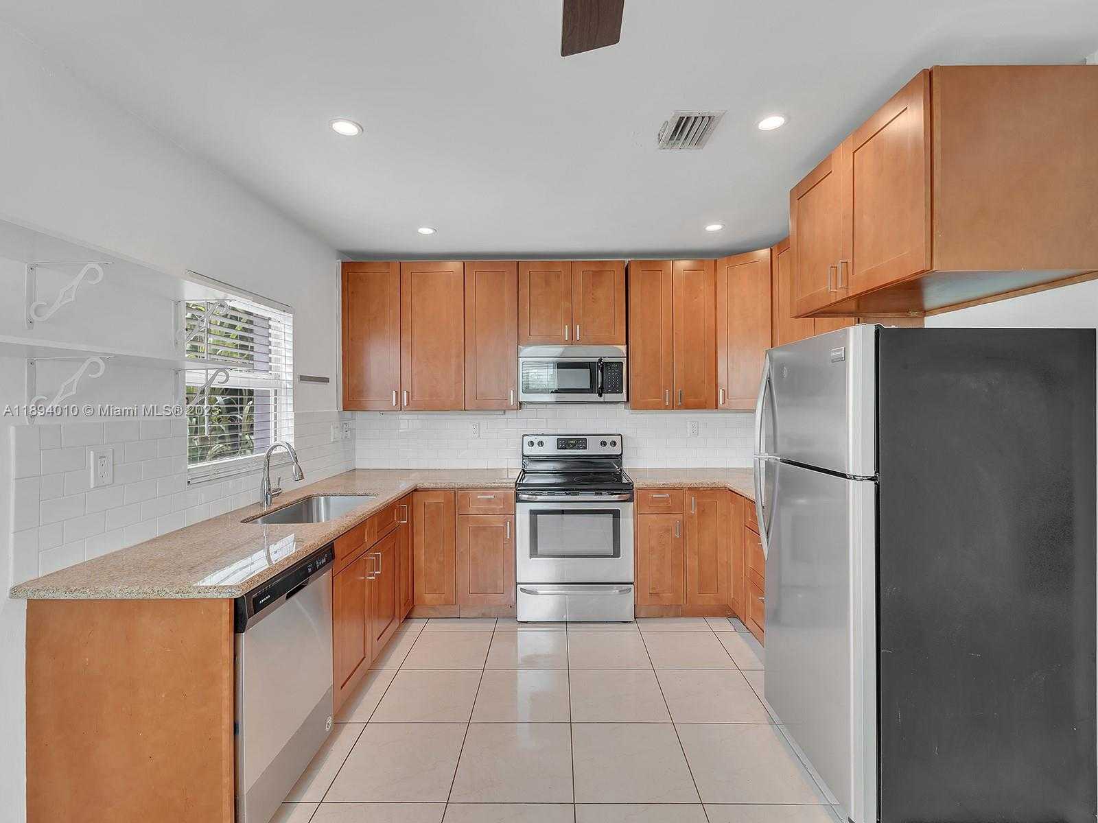Small Image of 1636 NORTH EAST 15TH AVE, Fort Lauderdale Number 16