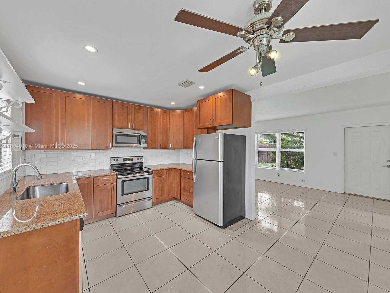 Small Image of 1636 NORTH EAST 15TH AVE, Fort Lauderdale Number 17