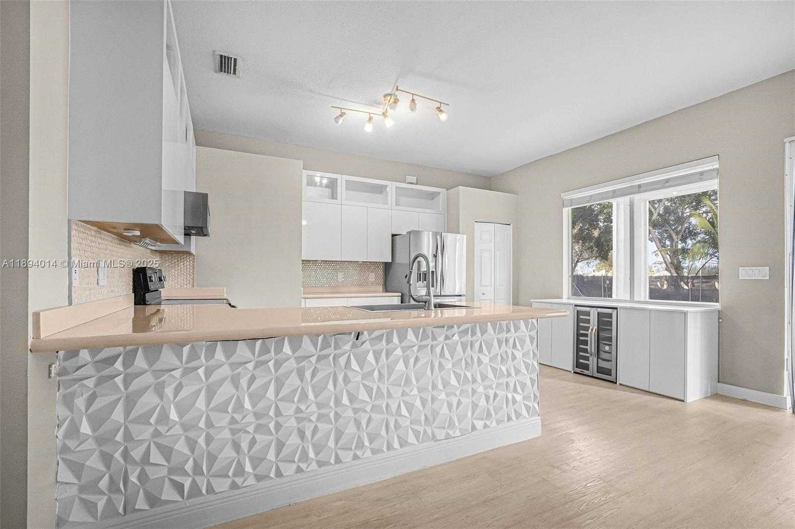 Small Image of 2821 AUGUSTA DR, Homestead Number 9