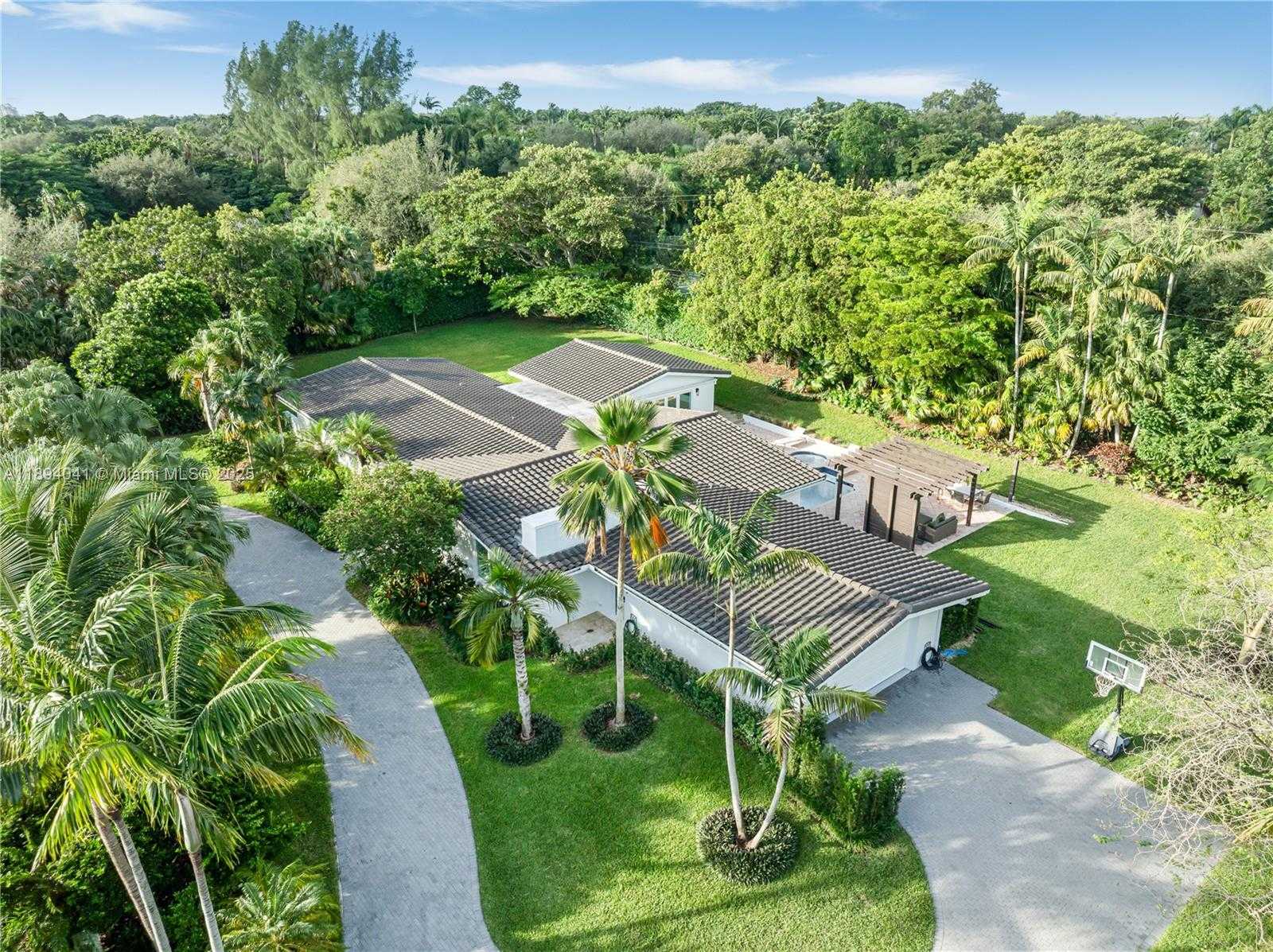 Small Image of 12220 PINE NEEDLE LN, Pinecrest Number 48
