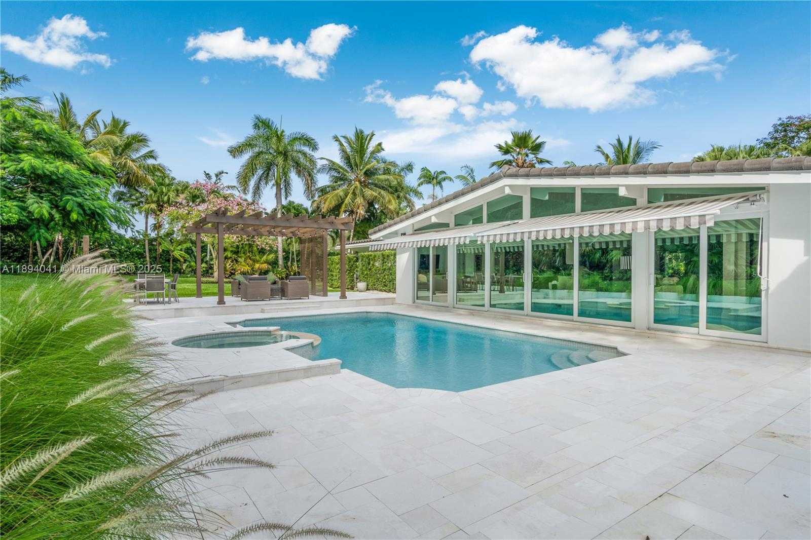 Small Image of 12220 PINE NEEDLE LN, Pinecrest Number 52