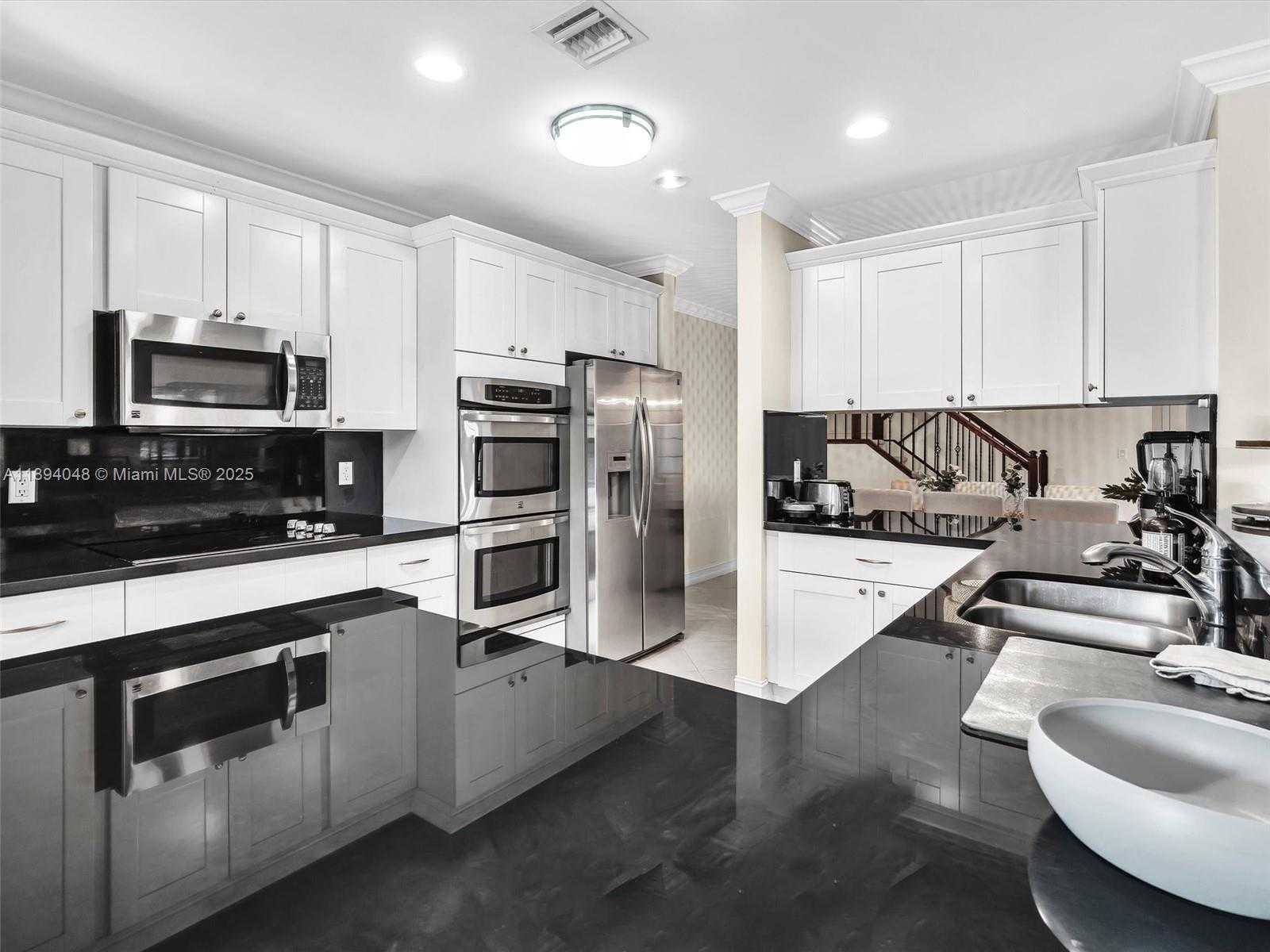 Small Image of 2901 HIDDEN HARBOUR ST, Dania Beach Number 10
