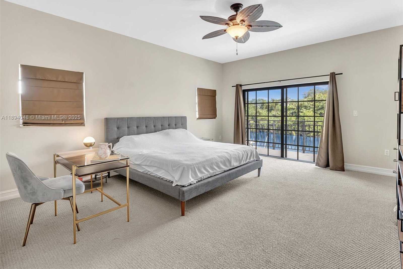 Small Image of 2901 HIDDEN HARBOUR ST, Dania Beach Number 16