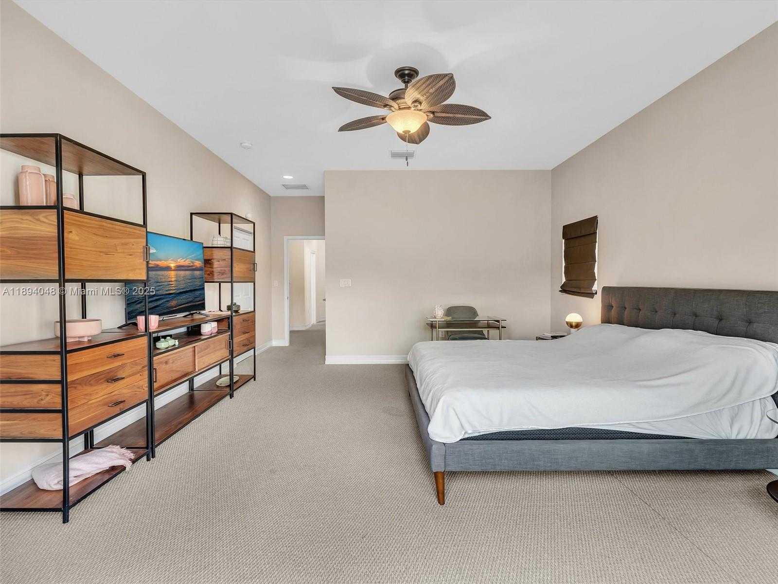 Small Image of 2901 HIDDEN HARBOUR ST, Dania Beach Number 17