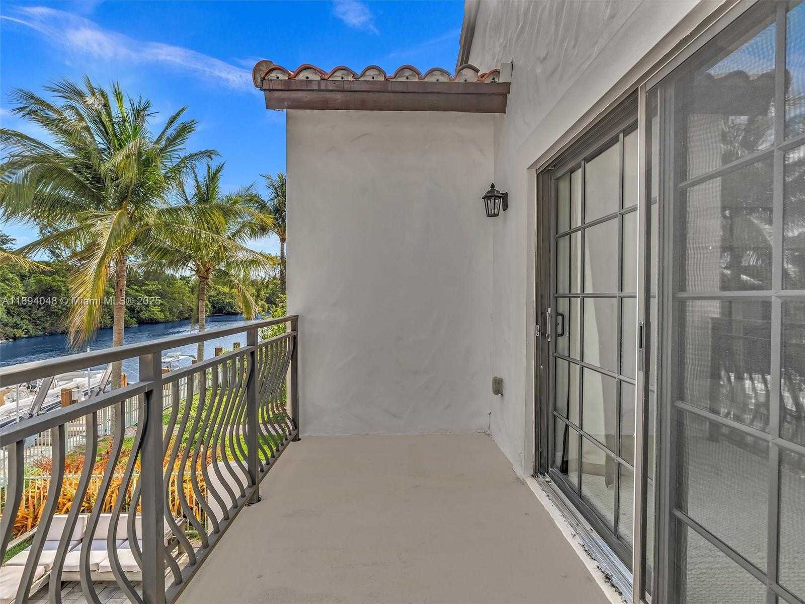 Small Image of 2901 HIDDEN HARBOUR ST, Dania Beach Number 18