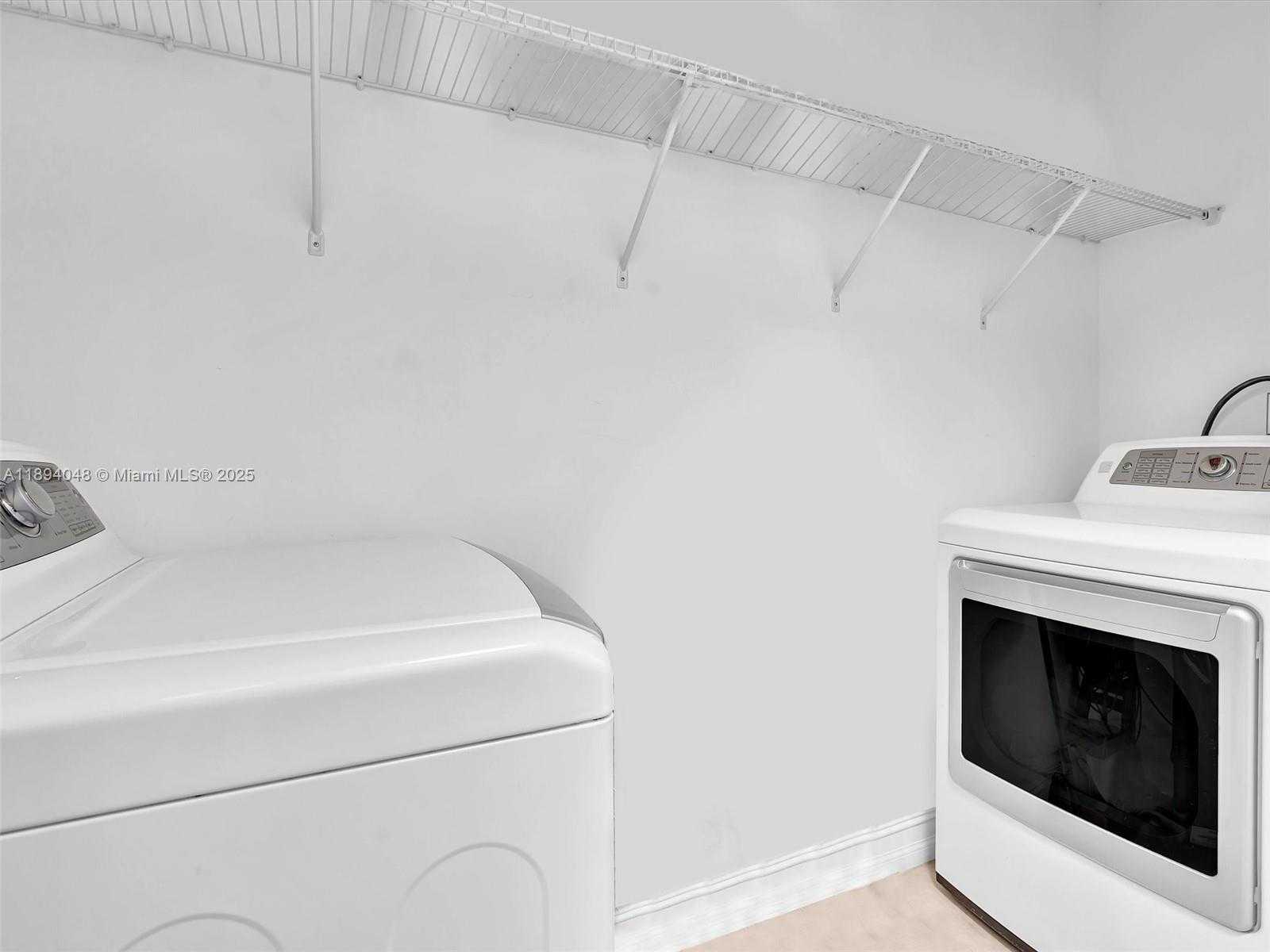 Small Image of 2901 HIDDEN HARBOUR ST, Dania Beach Number 25
