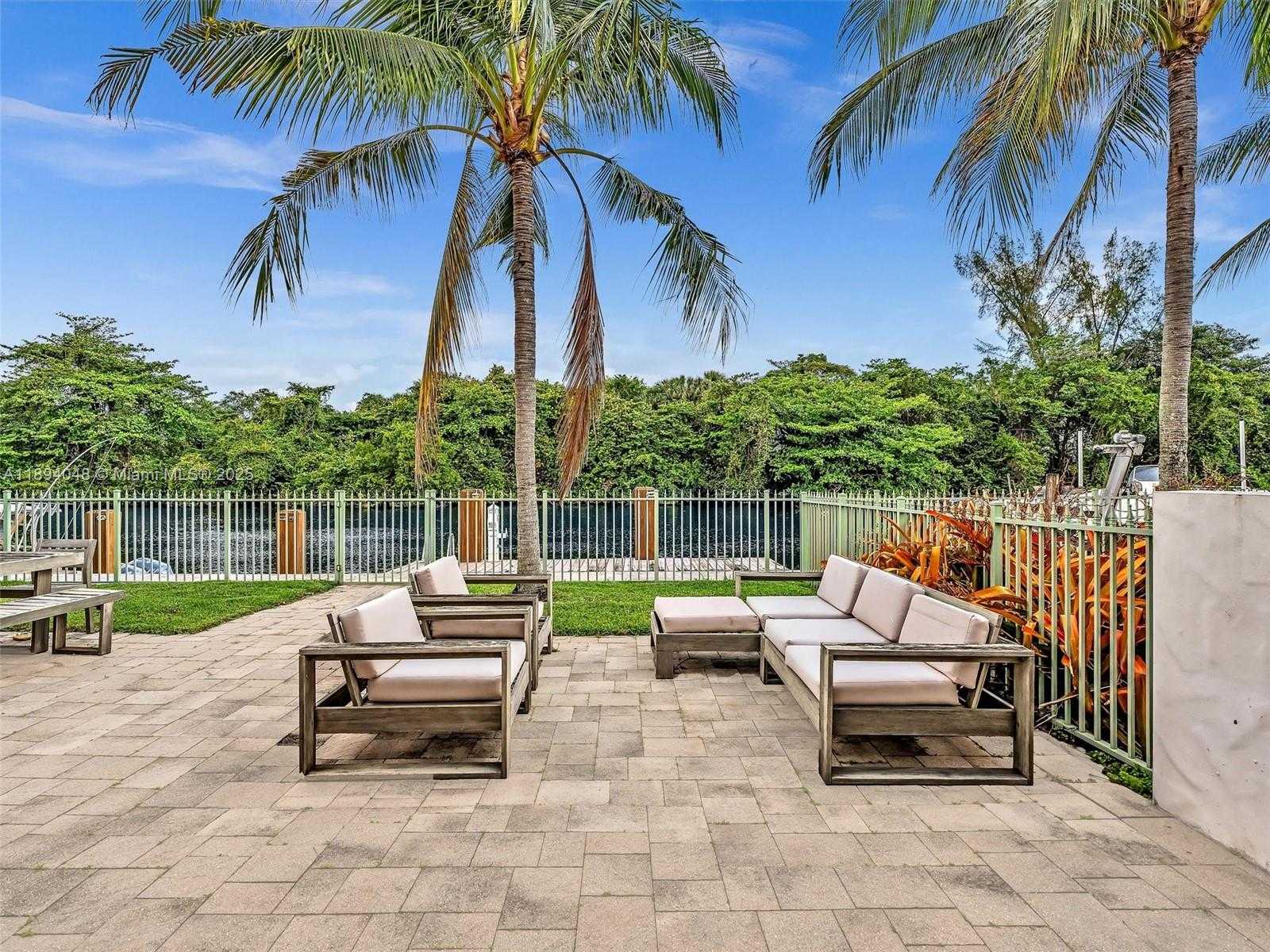 Small Image of 2901 HIDDEN HARBOUR ST, Dania Beach Number 30
